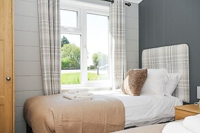 17 Meadow Retreat