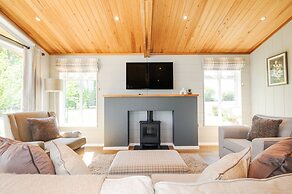 17 Meadow Retreat