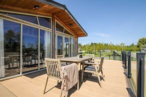17 Meadow Retreat