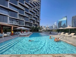 Sky Symphony 3BR Address Opera by Meerak