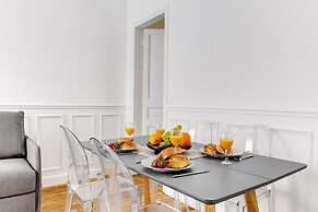 Chic 1BR by Eiffel Tower & Champ de Mars