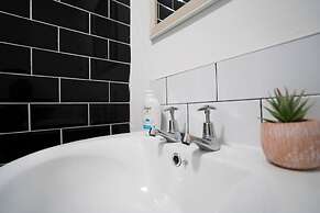 2 Bed-town Centre-free Parking