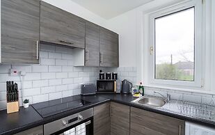Free Parking - 2 Bedroom Flat