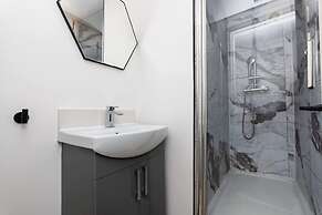 5 Bedroom Apartment - Galashiels