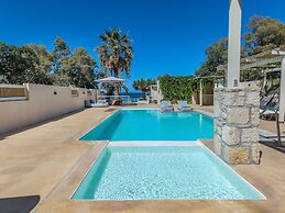 Almirikia Villa