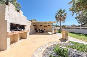 Almirikia Villa