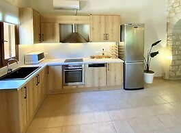 Eros Villa