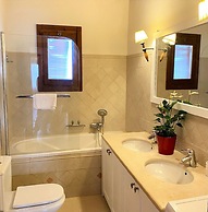Eros Villa