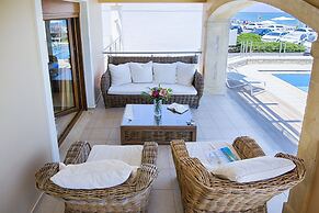 Irida Villa