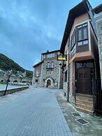THE WAY HOTEL & SUITES