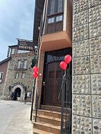 THE WAY HOTEL & SUITES