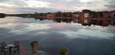 The Water's Edge Inn