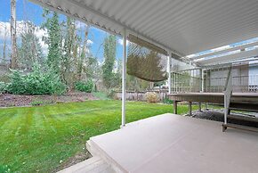 Vancouver Lake City Way Guesthouse