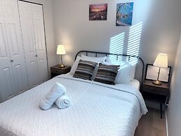 Vancouver Lake City Way Guesthouse