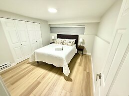 Vancouver Lake City Way Guesthouse