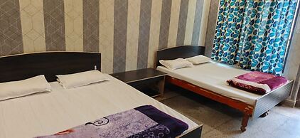 Hotel Gauri Shankar & Restaurant