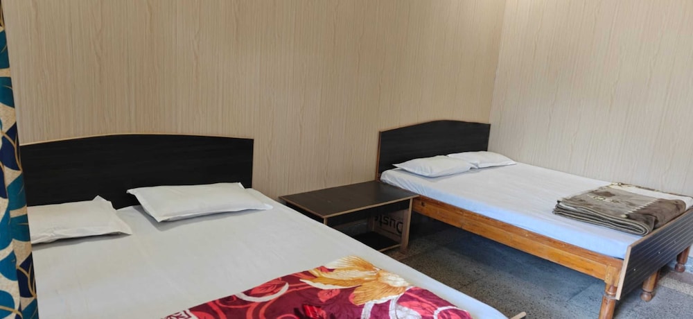 Hotel Gauri Shankar & Restaurant