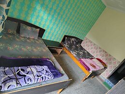 Hotel Gauri Shankar & Restaurant