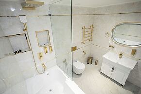 Astoria Plaza Hotel