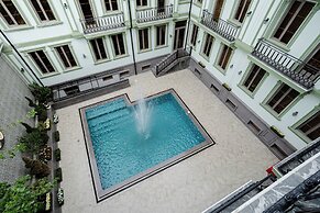 Astoria Plaza Hotel