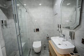 Astoria Plaza Hotel