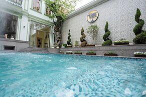 Astoria Plaza Hotel