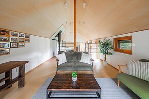 POROTO HOUSE