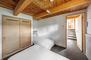 POROTO HOUSE