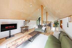 POROTO HOUSE