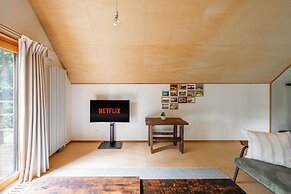 POROTO HOUSE