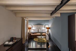 Palazzo Rota Luxury Apartments