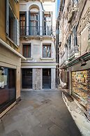 Palazzo Rota Luxury Apartments