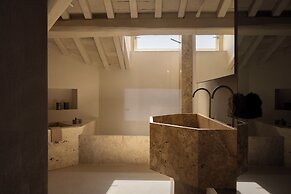 Nomos Hotel