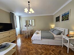 Two-Bedroom Apartment SEVEN