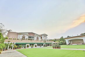 Hotel Crystal Crown