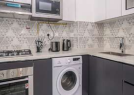 Homesgetaway -spacious 1BR Apt in Pearlz by Danube