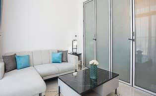 Homesgetaway -spacious 1BR Apt in Pearlz by Danube
