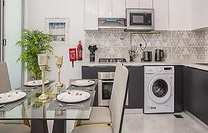 Homesgetaway -spacious 1BR Apt in Pearlz by Danube