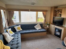 Robin Hood 3-bed Caravan, Sleeps 8, Pet Friendly
