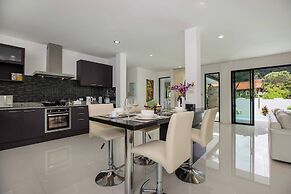 Designer 3BR Villa Silver Pool in Kamala