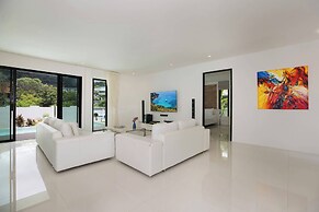 Designer 3BR Villa Silver Pool in Kamala