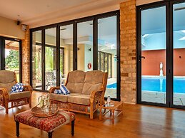 Villa in Pollenca With Sea Views & Pool