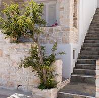 Michael Zeppos Studios, Naousa