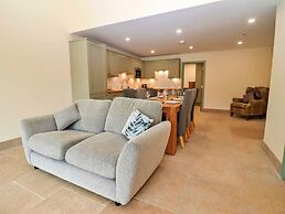 Holiday Home in Cotswolds With Hot Tub