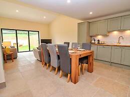 Holiday Home in Cotswolds With Hot Tub