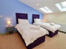 Holiday Home in Cotswolds With Hot Tub