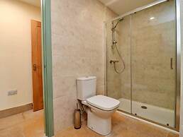 Holiday Home in Cotswolds With Hot Tub