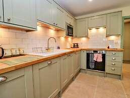 Holiday Home in Cotswolds With Hot Tub