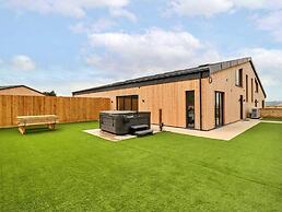 Holiday Home in Cotswolds With Hot Tub