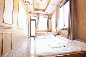 Quyenly Motel